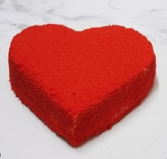 4-5 Kişilik Yaş Pasta - Kalp Şeklinde Özel Tasarım