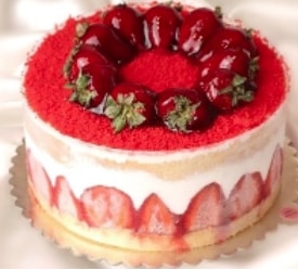 Kutlamaların Vazgeçilmezi Çilekli Mois Pasta